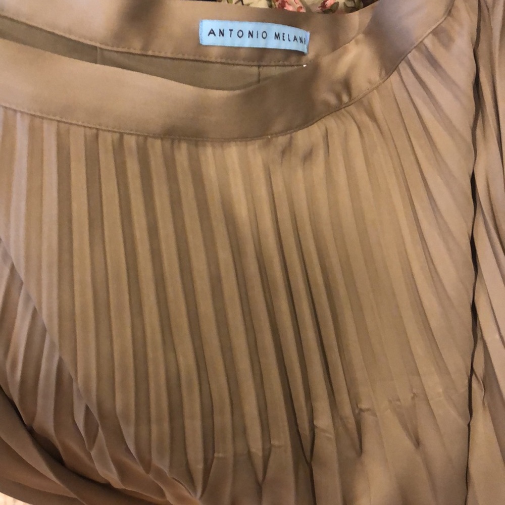 Never worn Antonio Melani pleated skirt